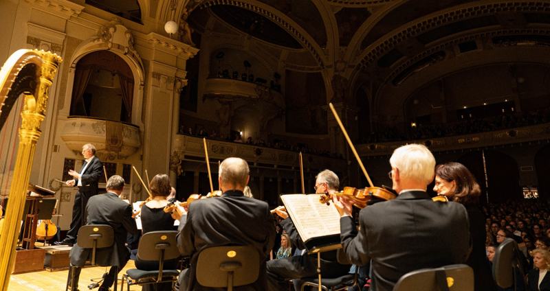Orchestr ve Smetanově síni